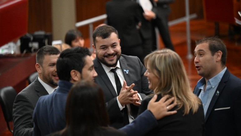 Diputados de Chubut cobraron más de 13 millones de pesos en viáticos y el gobernador los criticó por estar "gastando una fortuna"